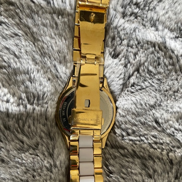 Michael Kors watch - Picture 5 of 9